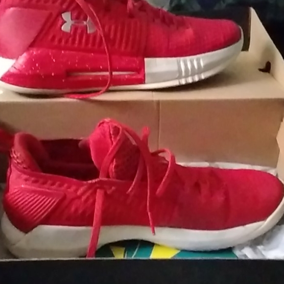 Under armour shoes size 9 in mens - Picture 2 of 3